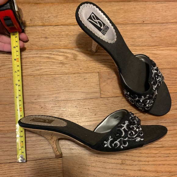 Victoria Spenser Beaded & Embroidered black & silver kitten heel/pumps Sz 11 - Picture 5 of 5